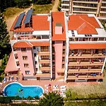斯戴普斯酒店 阳光海滩