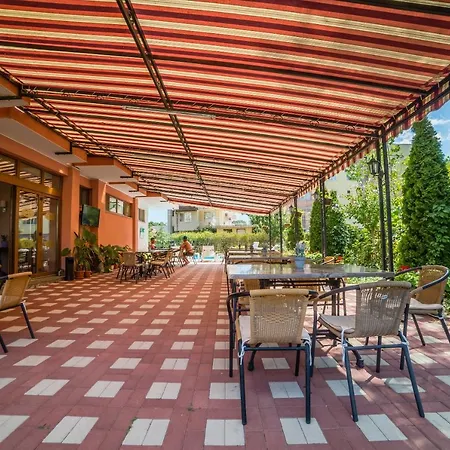 斯戴普斯酒店 阳光海滩